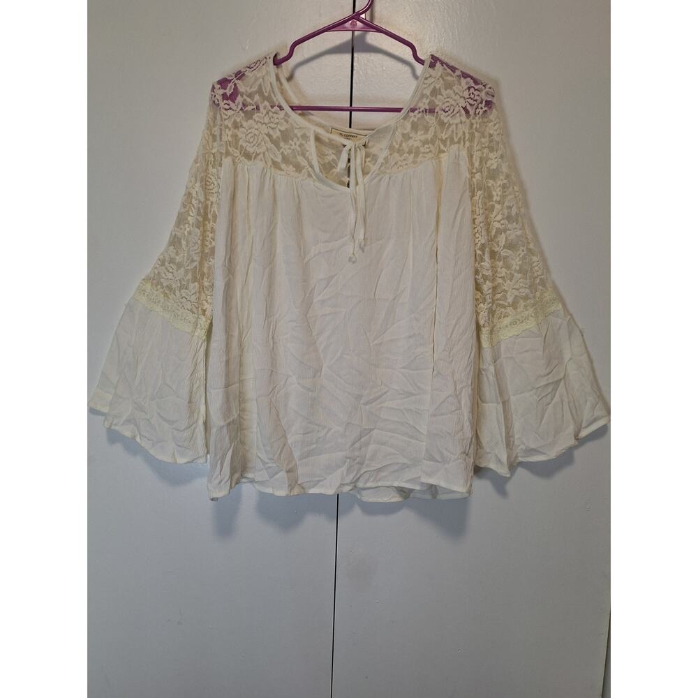 No Comment plus Lace Bell Sleeve Top 1X